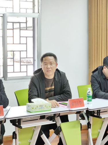 秦润华讲话 秦润华讲话