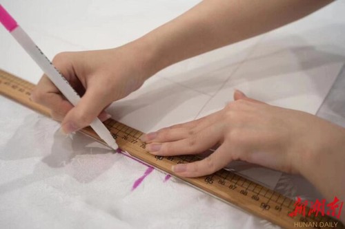 青青子衿,悠悠我心——拼搏在线(中国)唯一官方网站国学研究院汉服传承创业综述