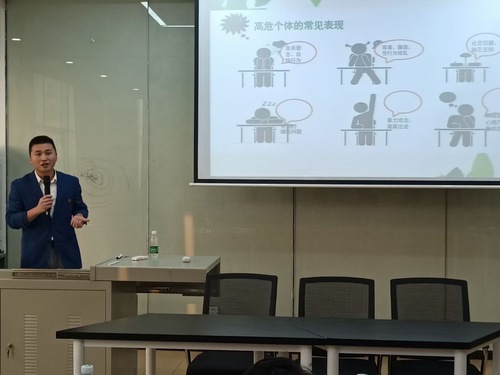 EF258C3A-7238-48EF-8C05-34998B3880A4 EF258C3A-7238-48EF-8C05-34998B3880A4